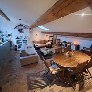 appartement-typique-croix-rousse.hotels-rhonealpes.com/